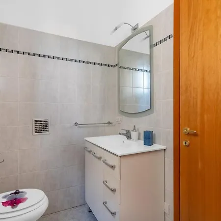 Apartment Ortensia House With Garden And Solarium Area Soiano Del Lago