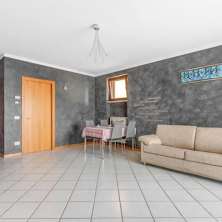 Apartment Ortensia House With Garden And Solarium Area