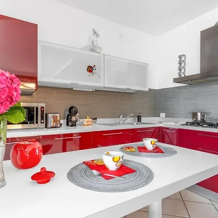 Ortensia House With Garden And Solarium Area דירה *